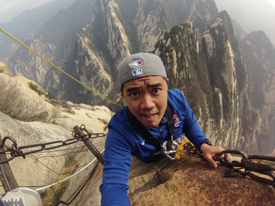 Dave Nguyen hiking Mount Hua Shan